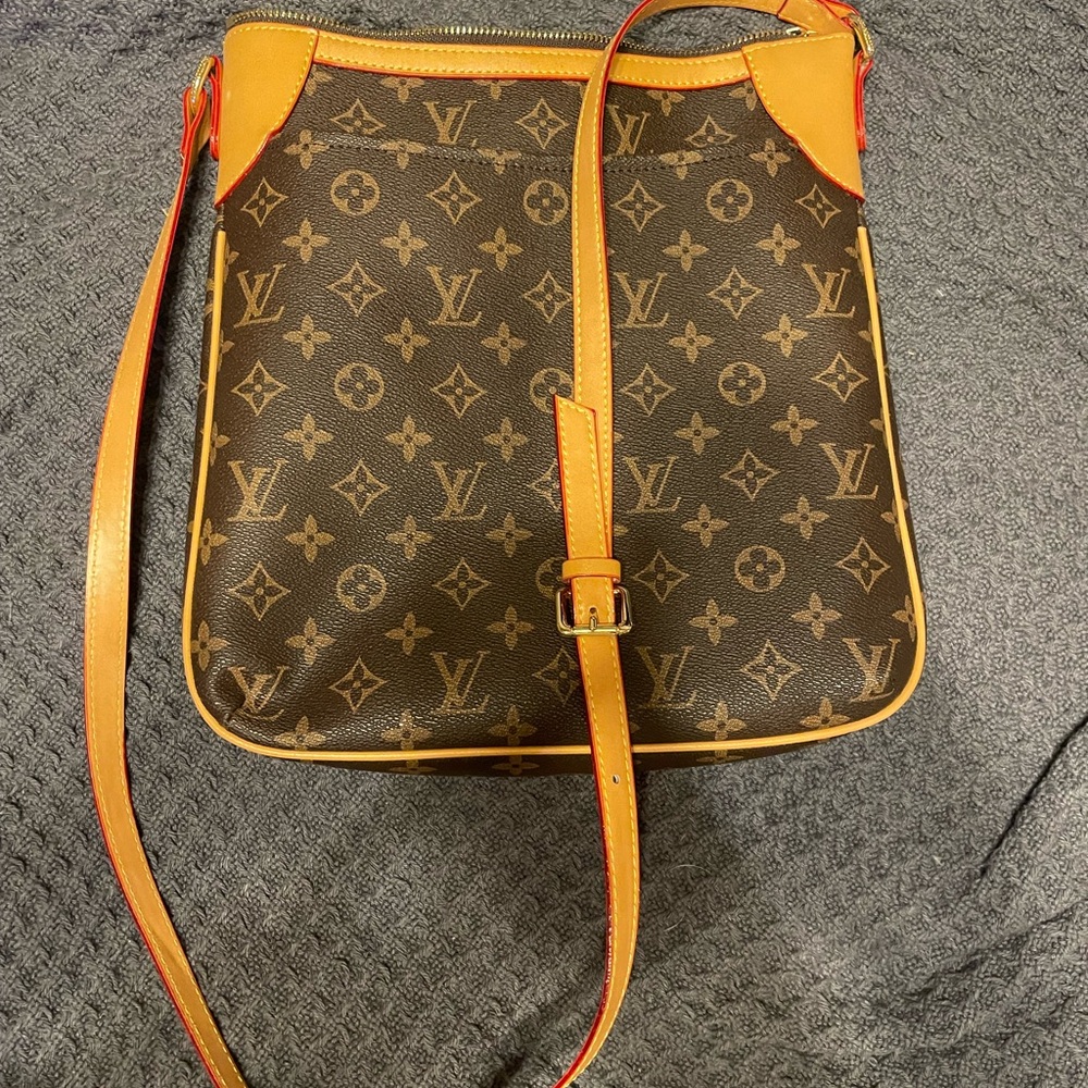 Crossbody bag like new!